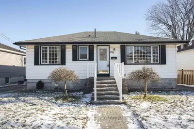 293 Kingscourt Avenue, Kingston, On K7k 4r2