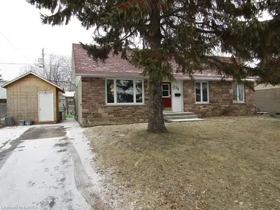 75 Littlefield Road, Loyalist, On K7n 1s1