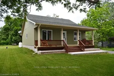 4 Carleton Street, Rideau Lakes, On K0g 1p0