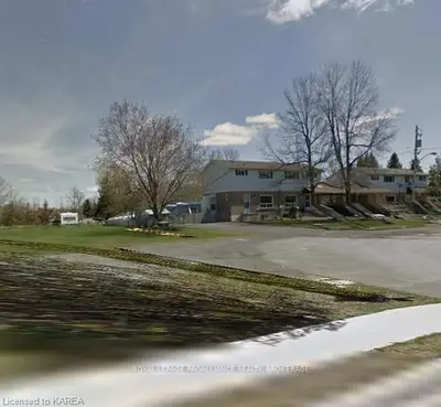 950-956 Woodhaven Drive, Kingston, On K7p 0k3