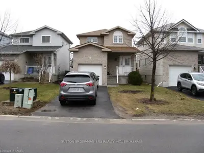 33 Clifford Street E, Loyalist, On K7n 1v6