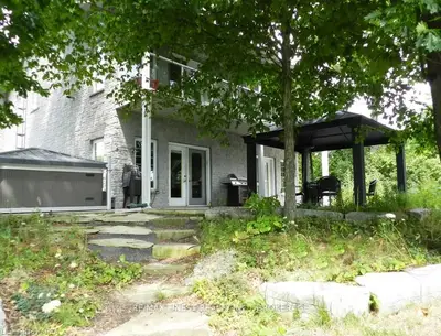 171 Helen's Lane Road, Frontenac Islands, On K0h 2y0