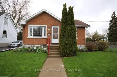 174 Kingscourt Avenue, Kingston, On K7k 4p6