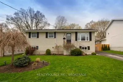 1616 Anne Street, Kingston, ON K7M 5H7