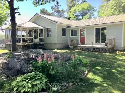 4197F Buckshot Lake Road, Addington Highlands, ON K0H 2M0