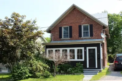 29 Centre Street, Greater Napanee, On K7r 3e4