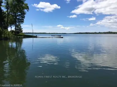 163 Clark Drive, Front Of Leeds & Seeleys Bay, On K7g 2v5