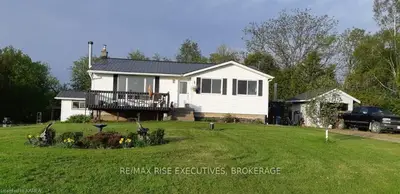 583 Old Briar Hill Road, Leeds and the Thousand Islands, ON K0E 1N0