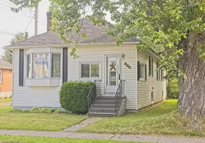 375 Charles Street S, Gananoque, ON K7G 1W6