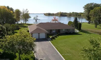 51 Chisamore Point, Front Of Leeds & Seeleys Bay, On, K7g 2v4