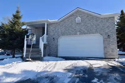 810 Palace Road, Greater Napanee, ON K7R 3K9