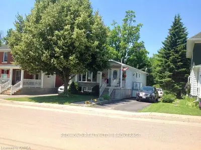 40 Brock Street, Gananoque, On K7g 1j8