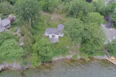 1596 St. Lawrence Avenue, Kingston, On K7l 4v1