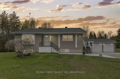 56 Mcfaul Road, Prince Edward County, On K0k 1t0