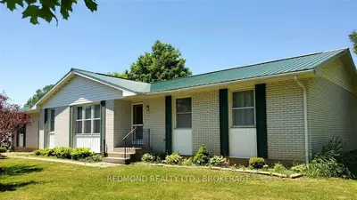 536 County Road 2, Front Of Leeds & Seeleys Bay, On, K7g 2v4