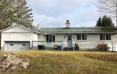 205 Farren Lake Lane, Tay Valley, ON K0H 2B0