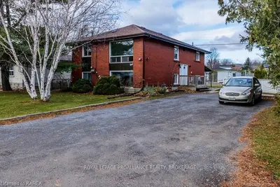 1342 Montreal Street, Kingston, On, K7l 3l6
