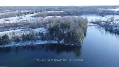 928 Sheffield Lane, Leeds And The Thousand Islands, On K0e 1n0