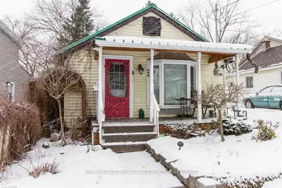 24 Fergus Street, Kingston, On K7k 4k9