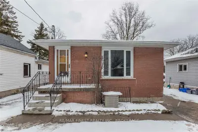 23 Kingscourt Avenue, Kingston, On K7k 4n6