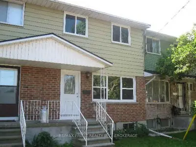 27 Addington Court 14, Loyalist, On K7n 1c6