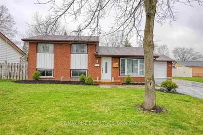 80 Sherwood Avenue, Loyalist, On K7n 1n9