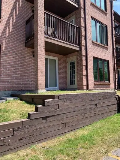 9 CENTRE Street 102, Greater Napanee, ON K7R 3X3