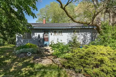 19 Thompson Point Road, Greater Napanee, On K7r 3k7
