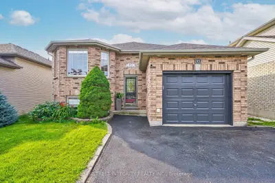Detached in Brantford