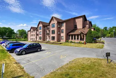7 CENTRE Street 206, Greater Napanee, ON K7R 3X3