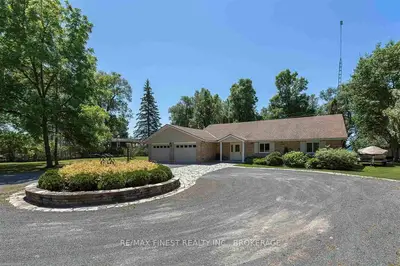31 Chisamore Point Road, Front Of Leeds & Seeleys Bay, On K7g 2v4
