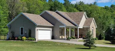 22 GANANOQUE LAKE Road, Front of Leeds & Seeleys Bay, ON K7G 2V4