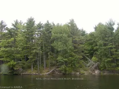 802 SQUAW POINT (LOT 2) Lane, Leeds and the Thousand Islands, ON K0H 2W0
