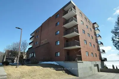 235 South Street 403, Gananoque, On K7g 1a4
