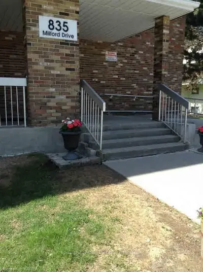 835 Milford Drive 102, Kingston, On K7p 1a7