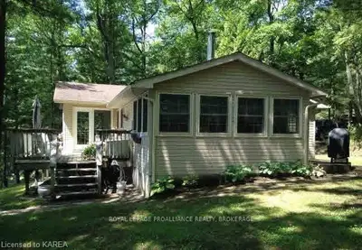11 Hillside Lane, Rideau Lakes, On K0g 1x0