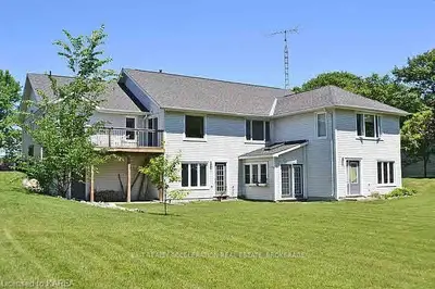 67 Applewood Cove, Greater Napanee, On K0h 1g0