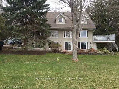 403 1000 Islands Parkway, Front Of Leeds & Seeleys Bay, On K0e 1l0