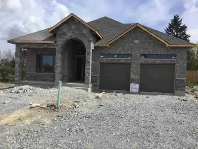 222 Pauline Tom Avenue, Kingston, On K7k 0g1