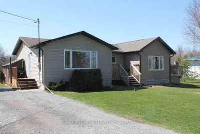 379 Railway Street, Front Of Leeds & Seeleys Bay, On K0e 1l0