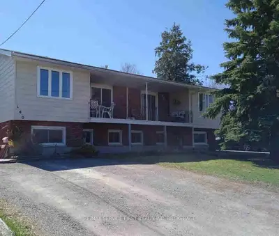 140-142 Thomas Street, Greater Napanee, On K7r 2h3