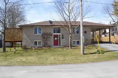 155 Lodge Street, Loyalist, On K0h 1g0