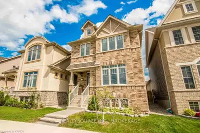 1229 Crossfield Avenue, Kingston, On K7p 0a5