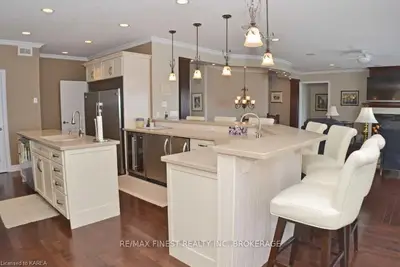 248 Shermans Point Road, Greater Napanee, On K7r 3k8