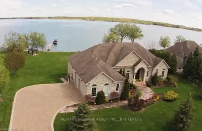 166 Island View Drive, Front Of Leeds & Seeleys Bay, On K7g 2v5