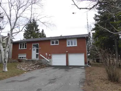 1366 Sunnyside Road, Kingston, On K7l 4v4