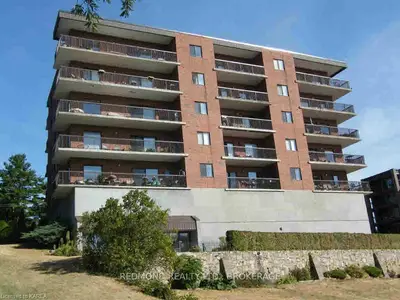235 S South Street 402, Gananoque, On K7g 1a4