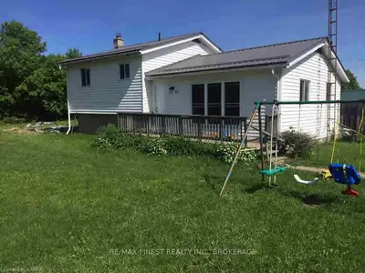 74 QUABBIN HILL Road, Leeds and the Thousand Islands, ON K0E 1R0