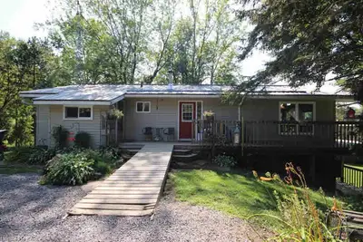 825 Sunset Lane, Leeds And The Thousand Islands, On K0h 2n0