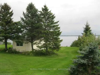 Near 930 Howe Island Drive, Frontenac Islands, On K7g 2v6